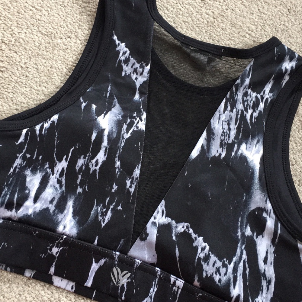 ✖️ - Picture 4 of 8